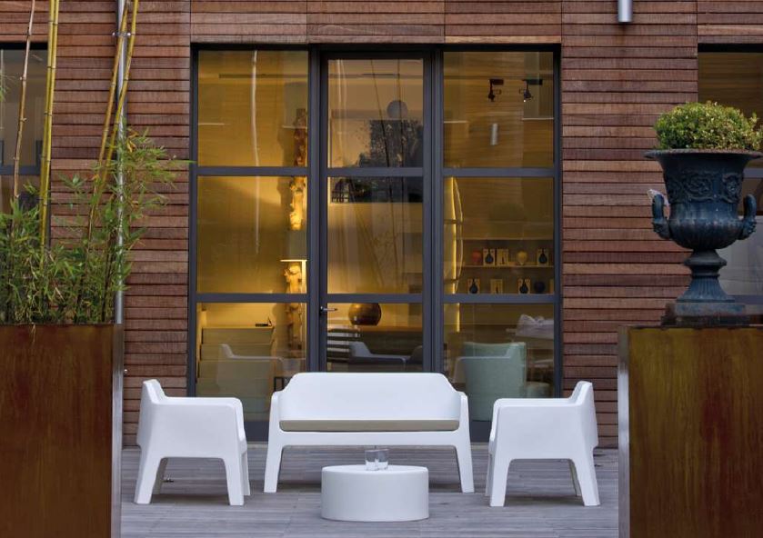 Outdoor Furniture: Creating Vibrant Spaces