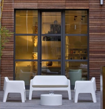 Outdoor Furniture: Creating Vibrant Spaces